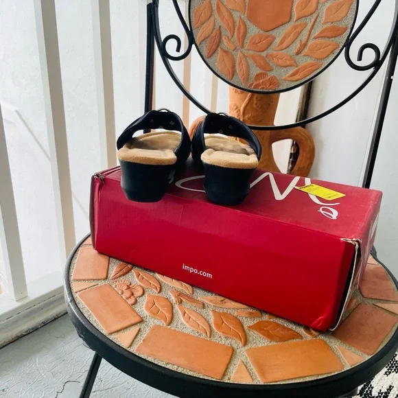 💙Impo GENEEN Sandals in  MIDNIGHT BLUE with Silver Accent - Picture 5 of 6